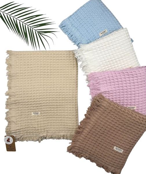 PÜSKÜLLÜ WAFFLE DESENLİ  BATTANİYE